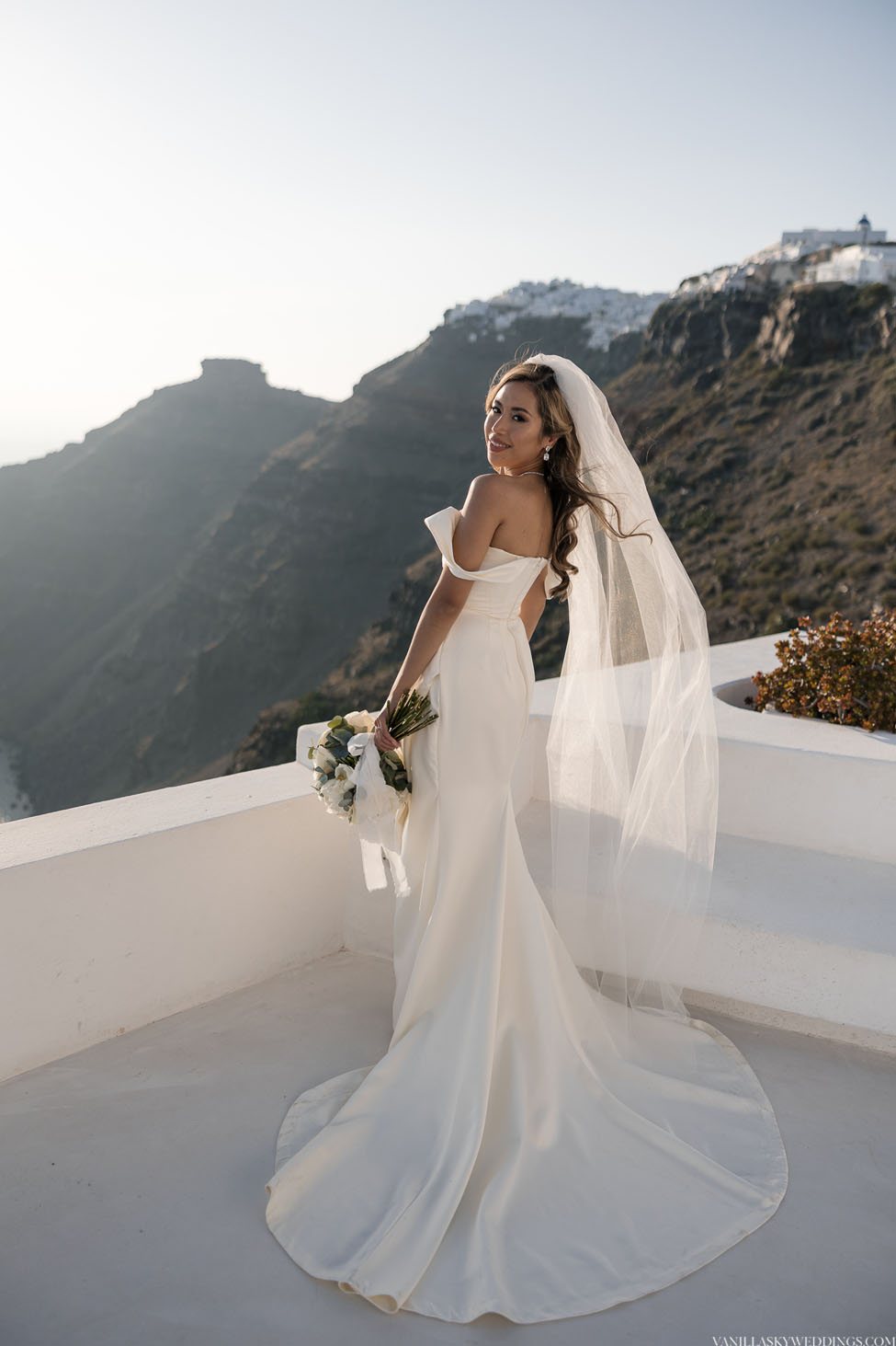 a&a_intimate_elopement_dana_villas_location_santorini_greece